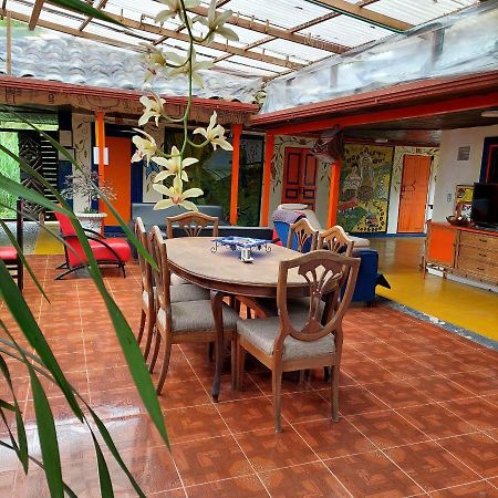 Hostal La Pijarana Саленто Екстер'єр фото
