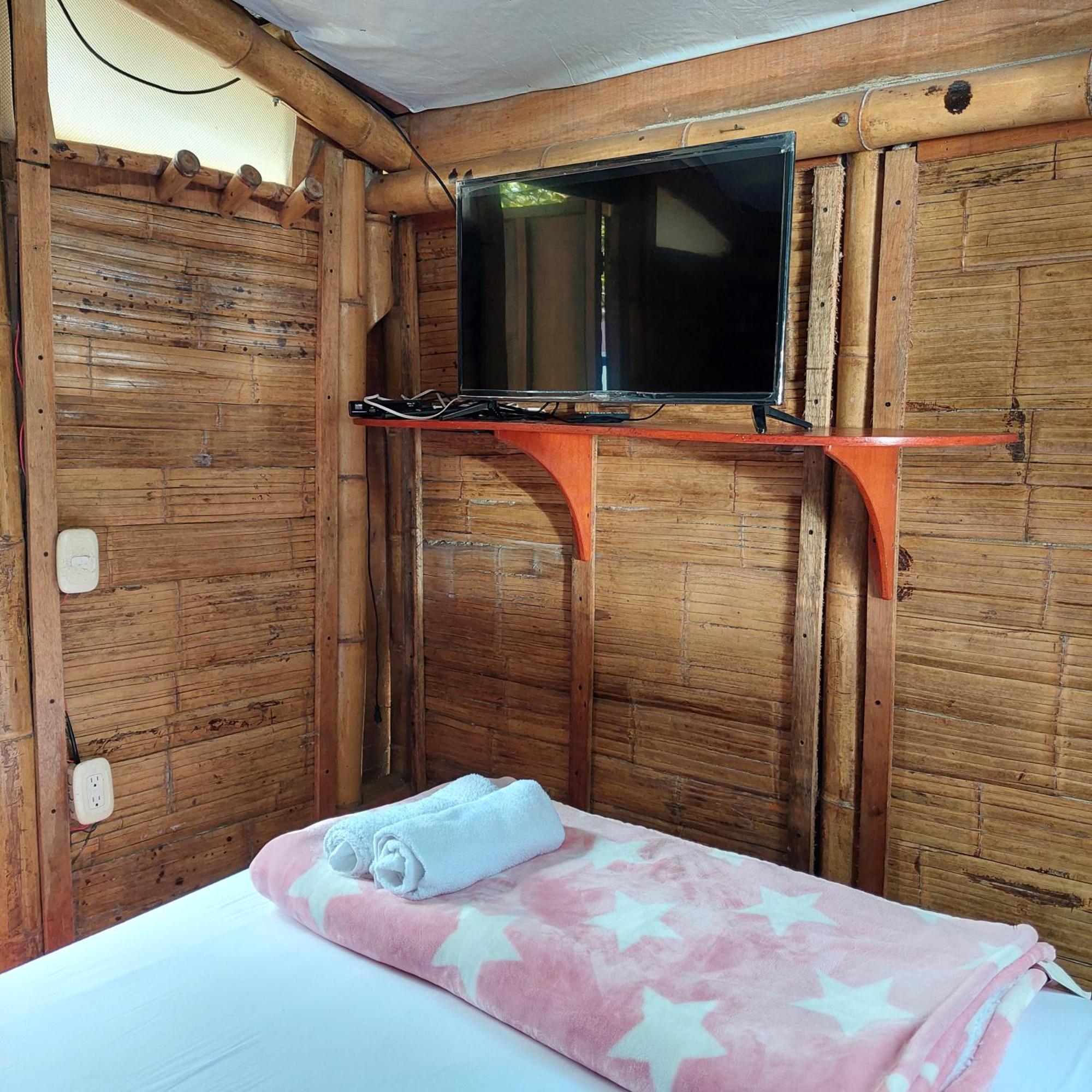 Hostal La Pijarana Саленто Екстер'єр фото